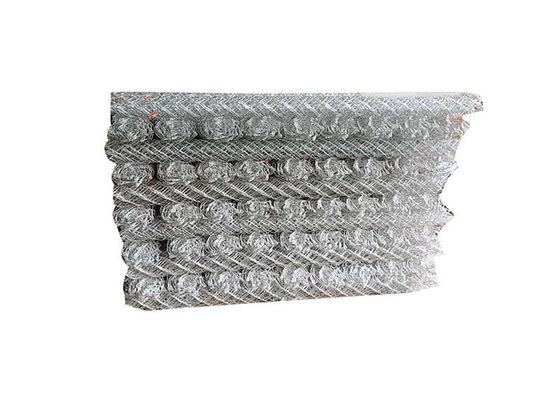 60*60mm Pvc 피복 다이아몬드 메쉬를 방어하는 아연 코팅된 사이클론 메쉬