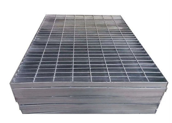차도를 위한 8*8mm 금속 그레이트를 문지르는 ISO9001 녹 방지 좁은 통로 철강