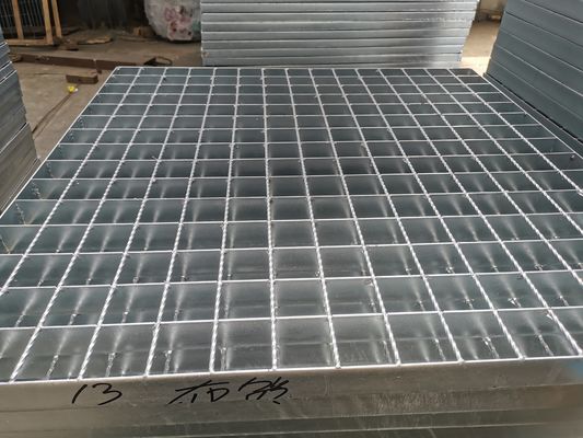 Square Port Non Skid Steel Grate Stair Treads 40mm For Sanitation Engineering