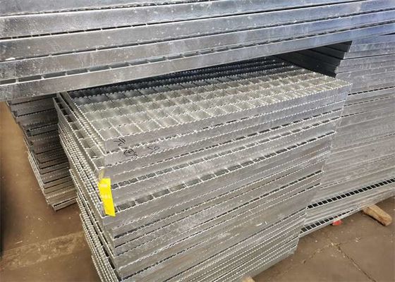 ISO9001 은색 강철 차도는 길 고가 횡단 도로를 위한 회절격자를 문지릅니다