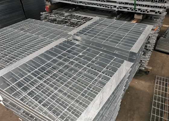 Q235 Steel Anti Rust Metal Grating Platform Flat Bar Type 7mm Thick