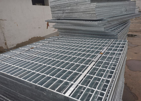 자동차 접근에 의하여 용접되는 강철 격자판을 위해 직류 전기를 통하는 뜨거운 복각